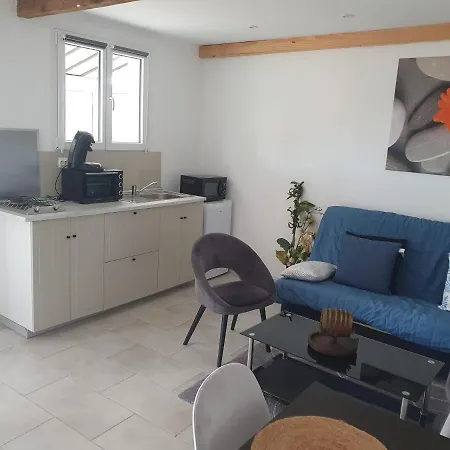 Flat Apartment *